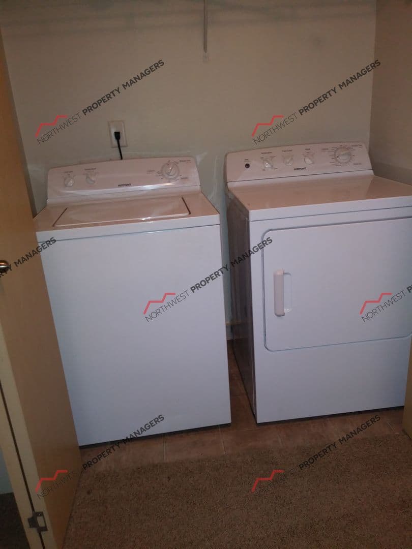 Battle Ground Apartment: 218 SW 15th Ave