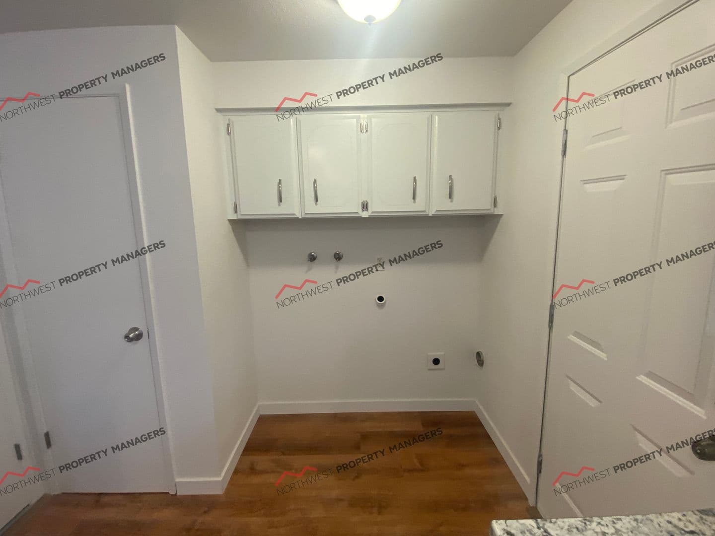 Lacey Apartment: 1512 Judd St. NE