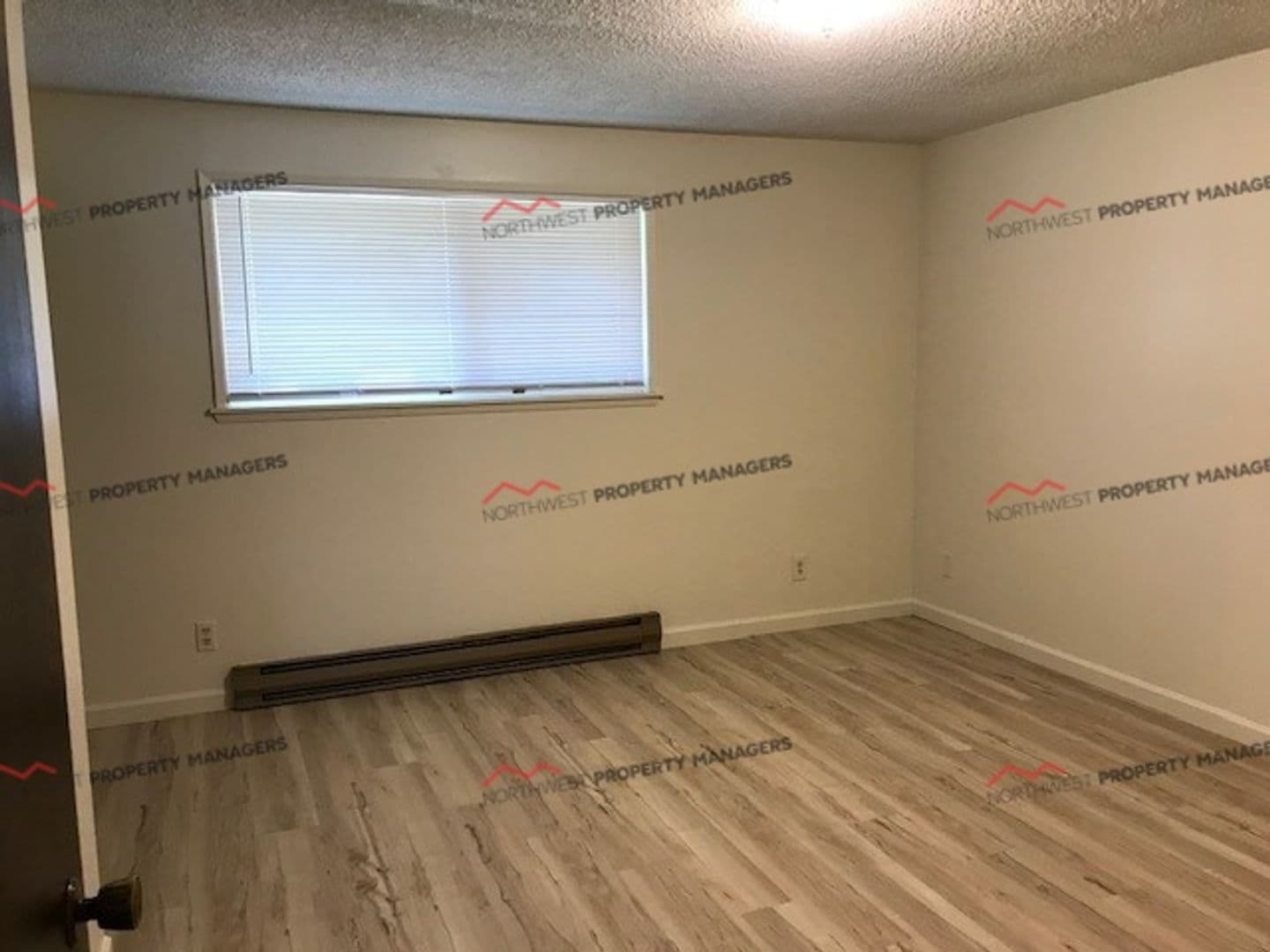Centralia Apartment: 1505 Lewis St. 1-16 (Shamrock Apts)