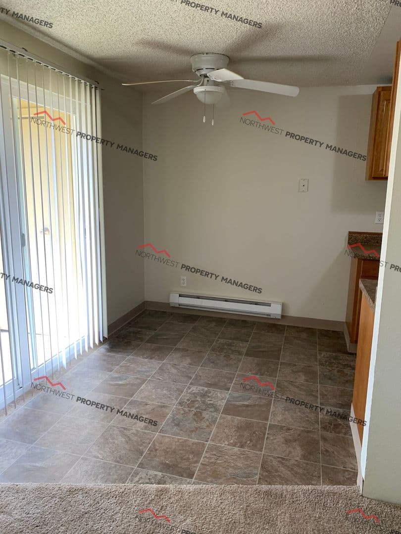 Lakewood Apartment: 4702 108th Street SW-A