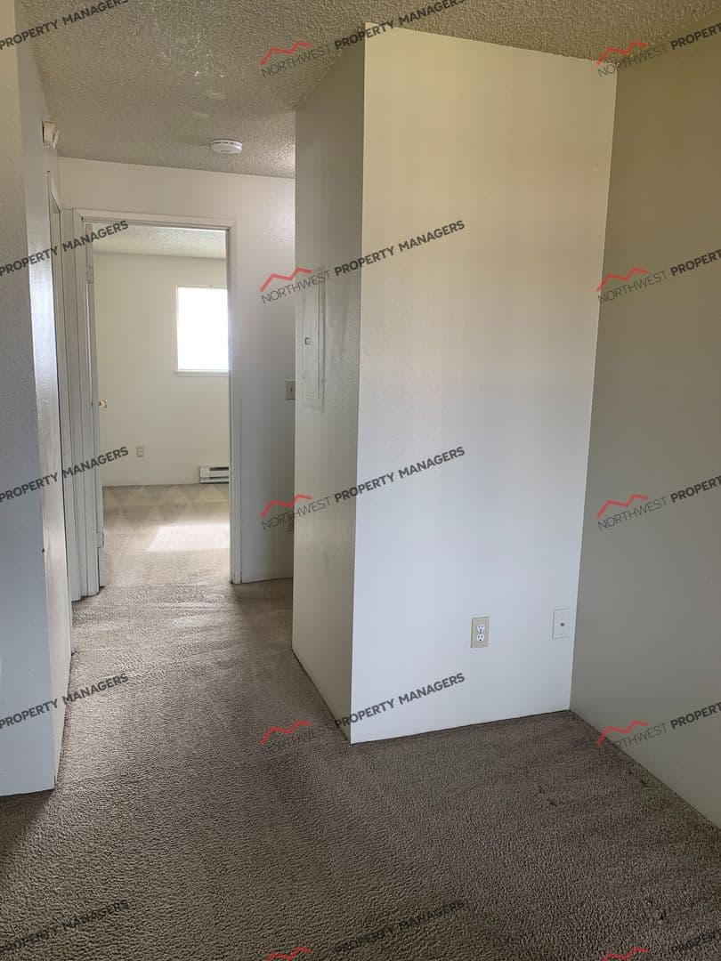 Lakewood Apartment: 4702 108th Street SW-A
