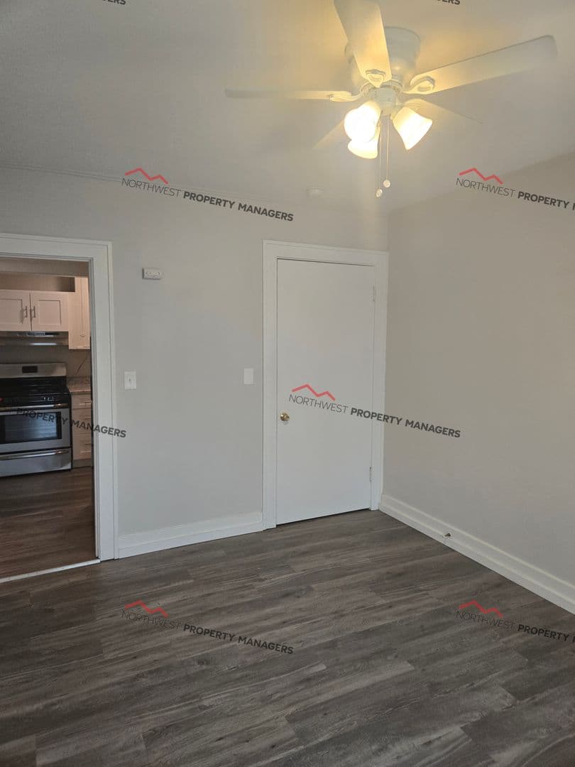 Centralia Apartment: 509 N Rock St.