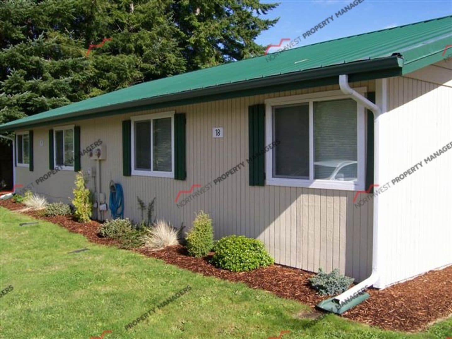 Montesano Apartment: 1504 E Beacon Ave.