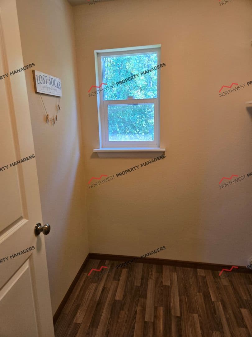 Centralia House: 1820 Westside Ct