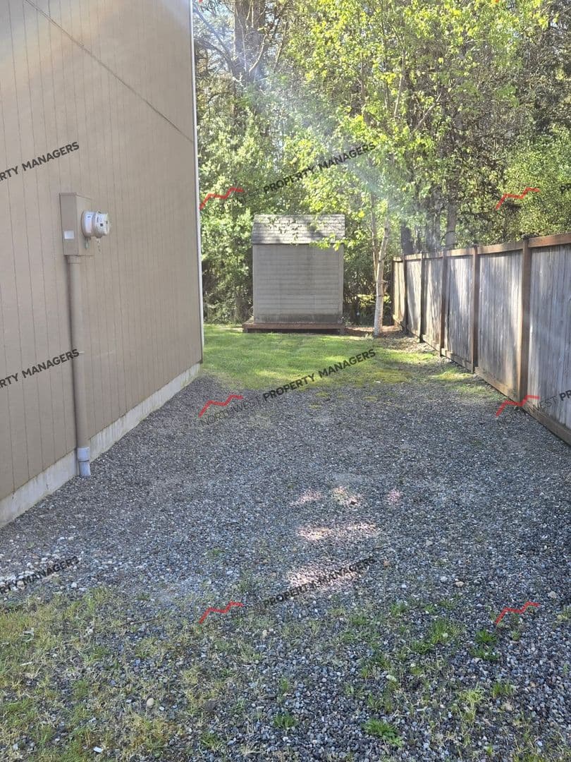 Centralia House: 1820 Westside Ct