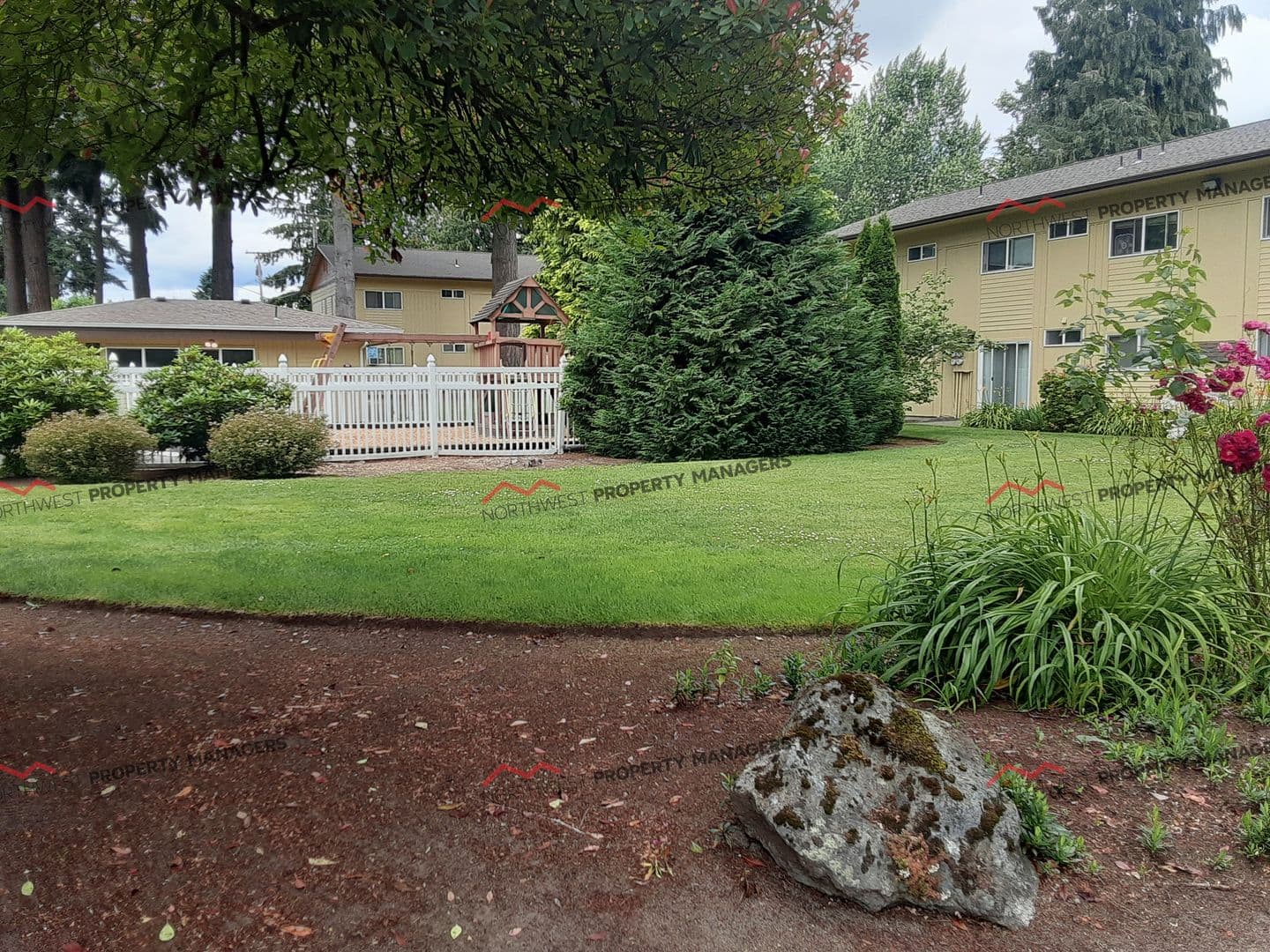 Lacey Apartment: 1615 Judd St. SE