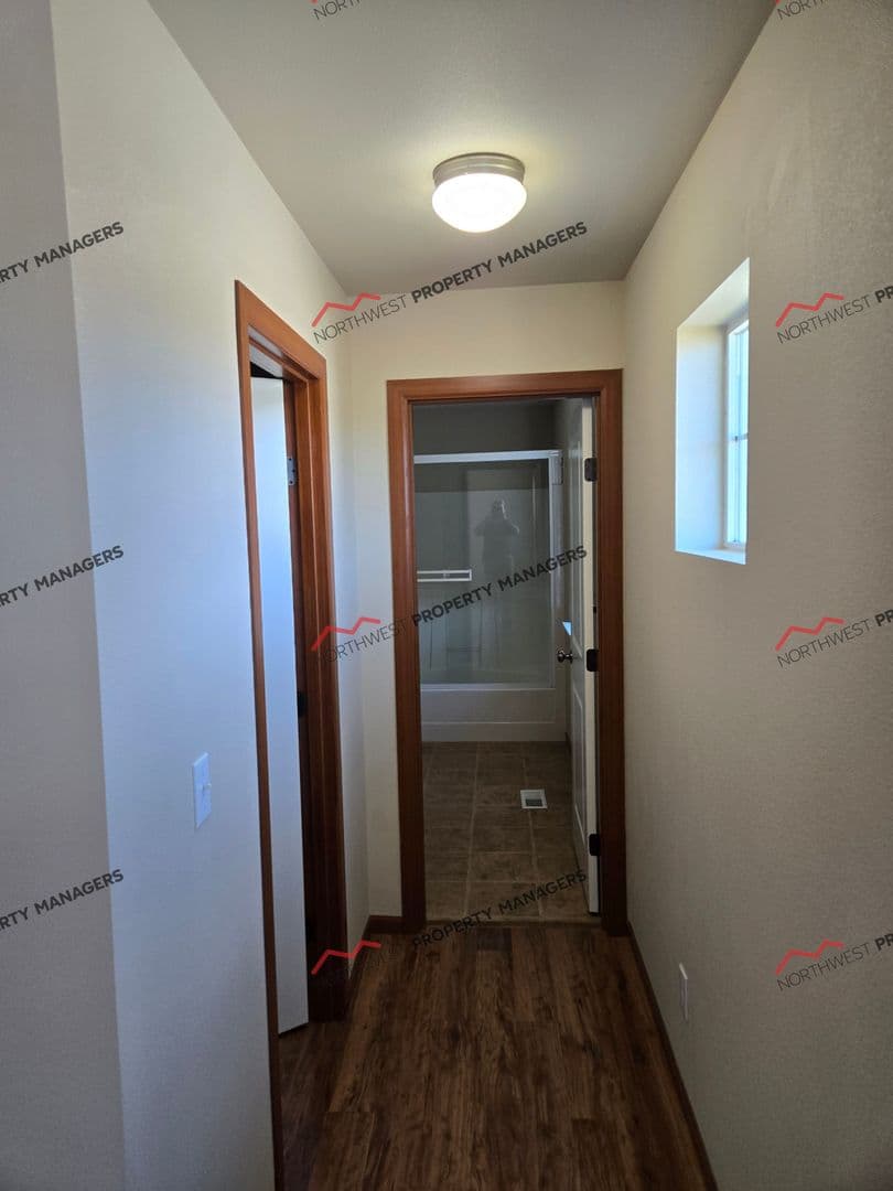Centralia House: 1820 Westside Ct