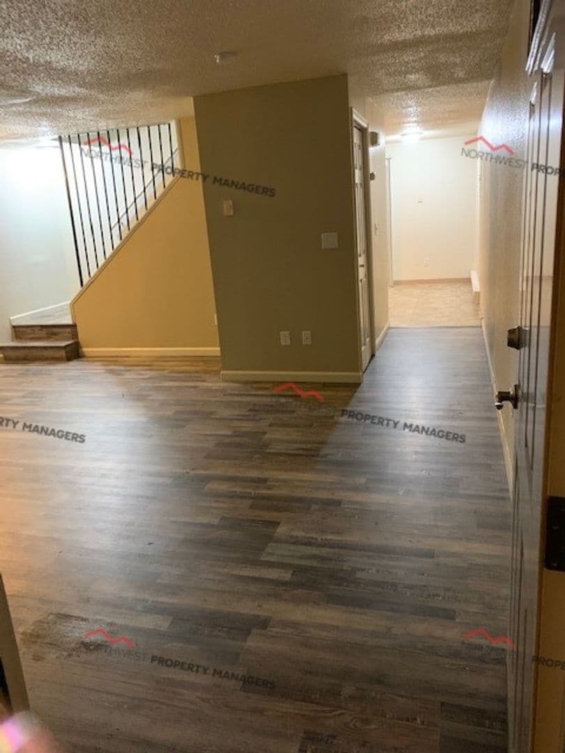 Lacey Apartment: 2700-2744 Ruddell Road SE
