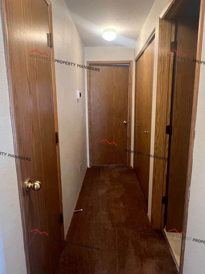 Woodland Apartment: 1451-1455-1459 N Goerig St.