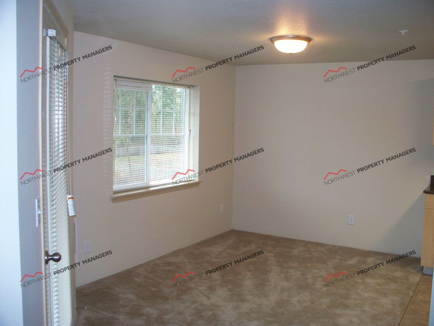 Battle Ground Apartment: 218 SW 15th Ave