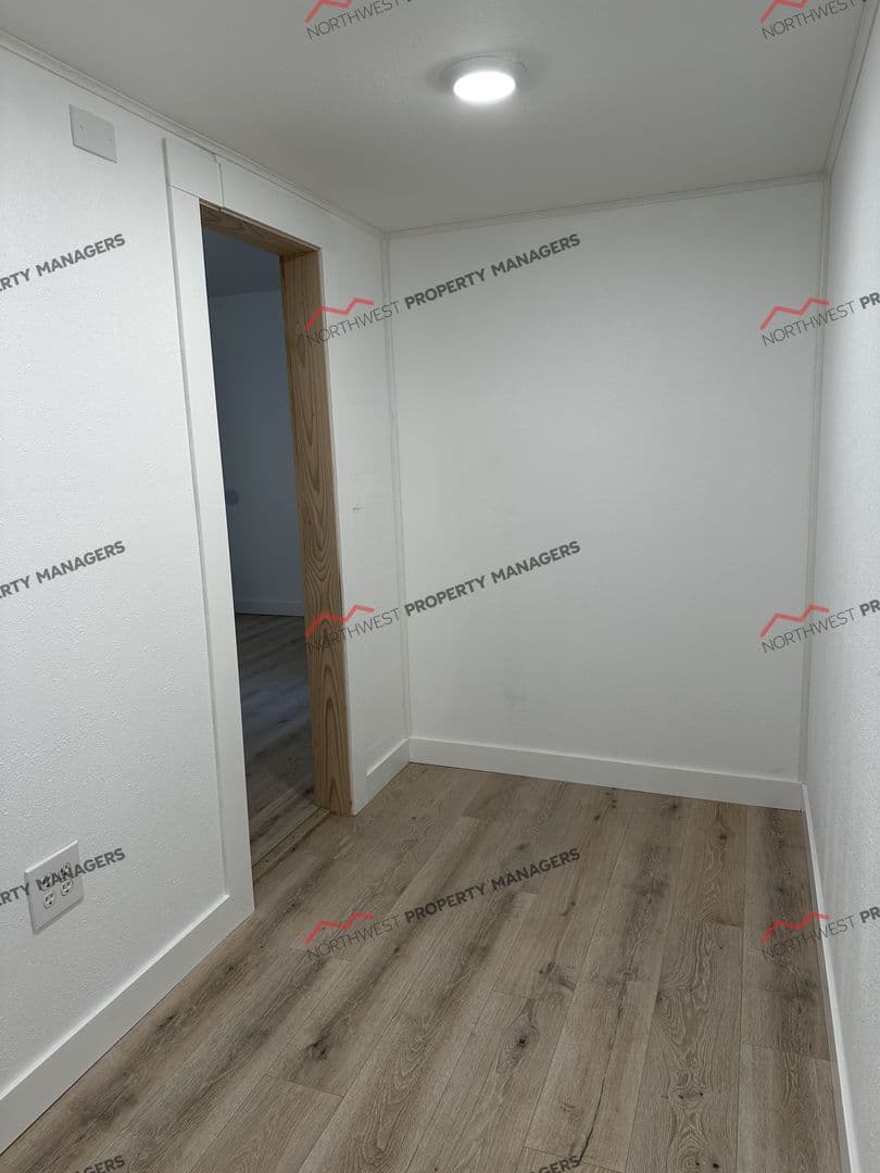 Rochester Apartment: 10341 184th Ave SW
