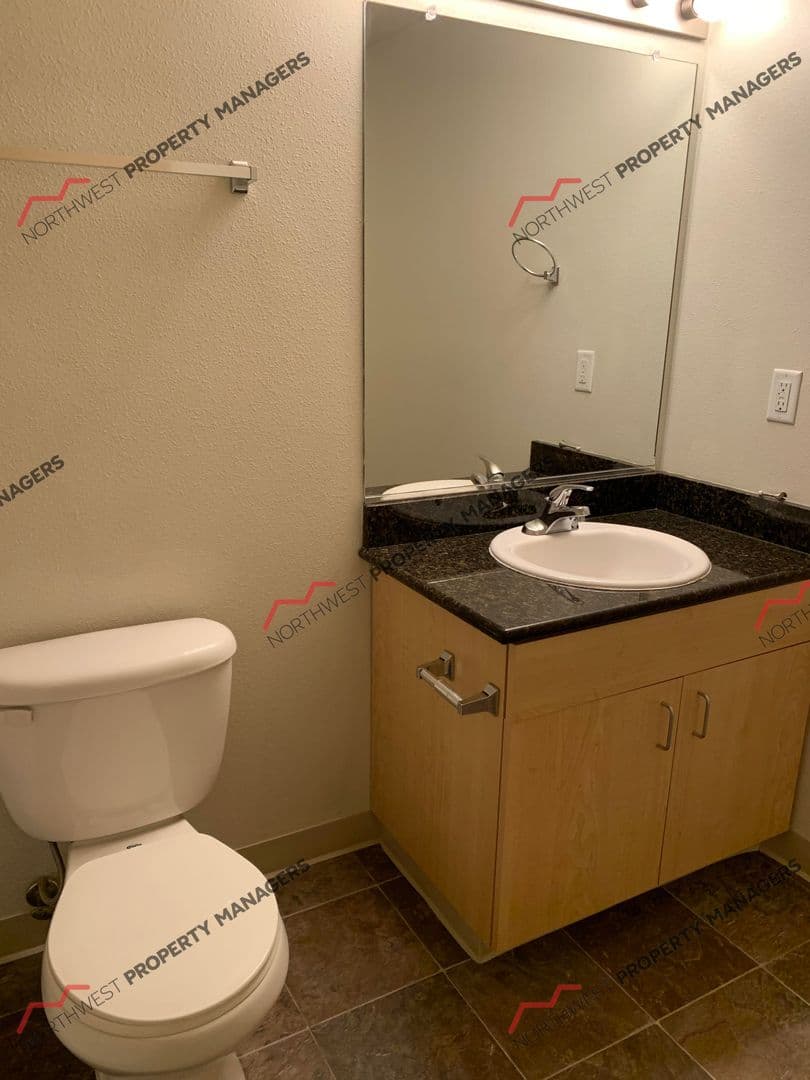 Battle Ground Apartment: 218 SW 15th Ave