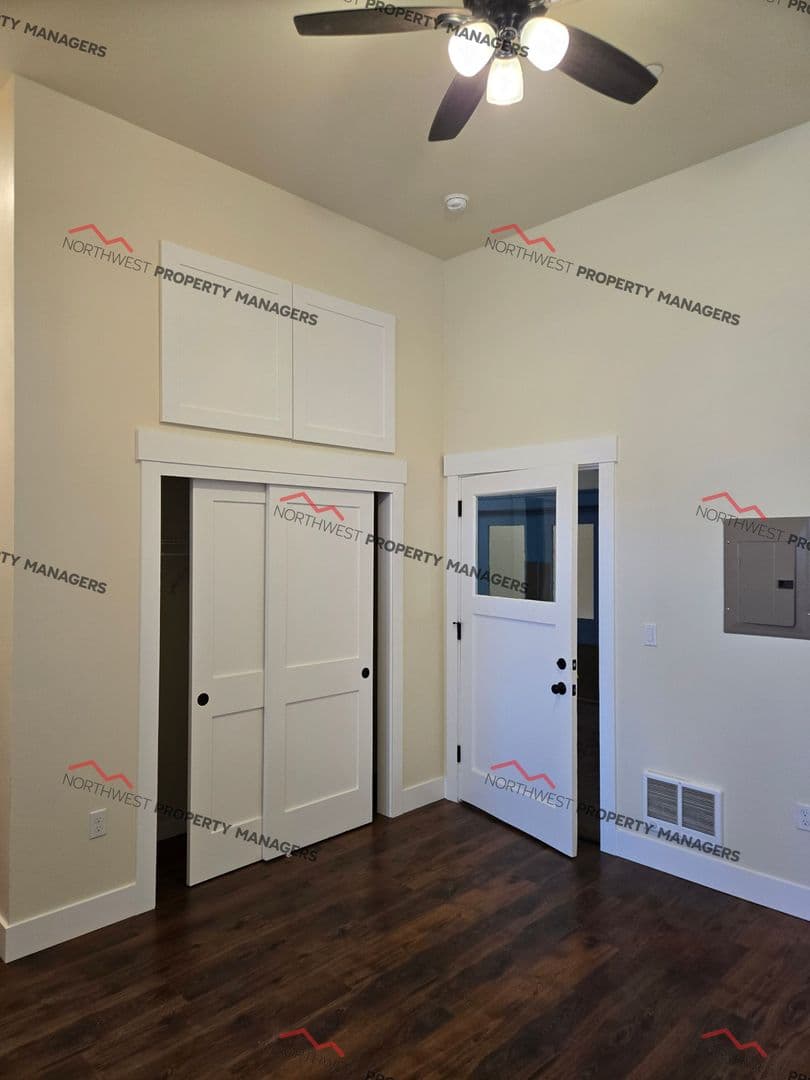 Chehalis Apartment: 101 SW 2nd St - 283 S Market Blvd