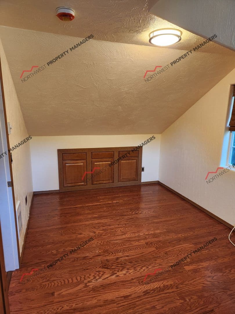 Winlock Apartment: 217 State Route 505 A&B
