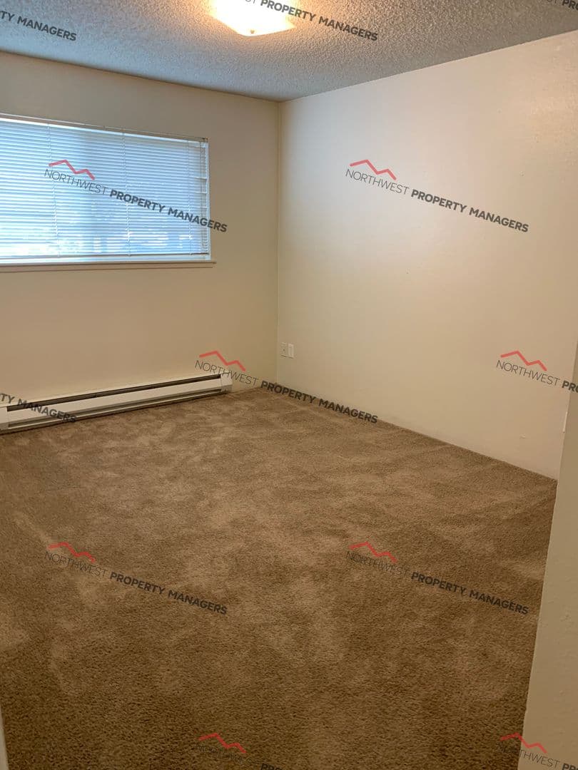 Lakewood Apartment: 4702 108th Street SW-A