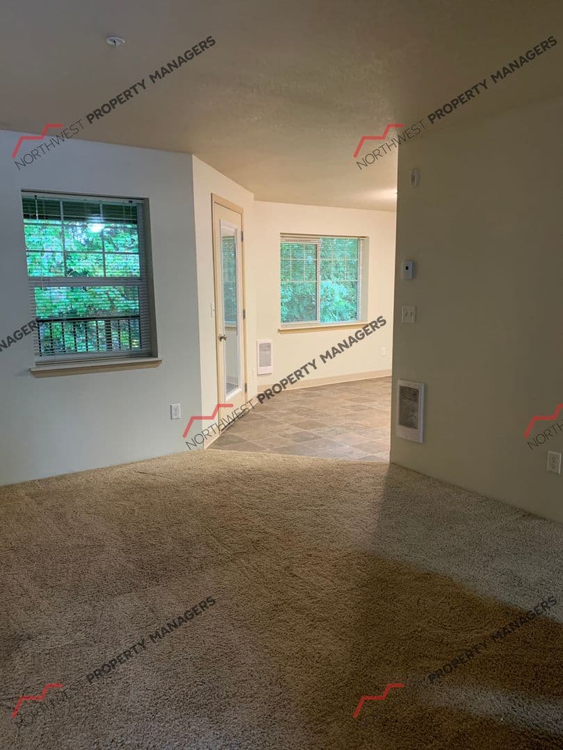 Battle Ground Apartment: 218 SW 15th Ave