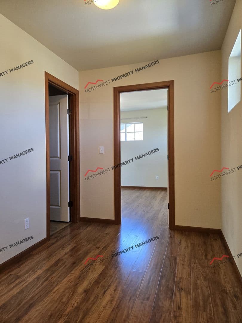 Centralia House: 1820 Westside Ct