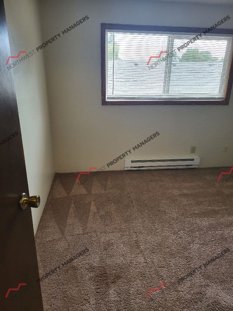 Centralia Apartment: 1205 Alder St