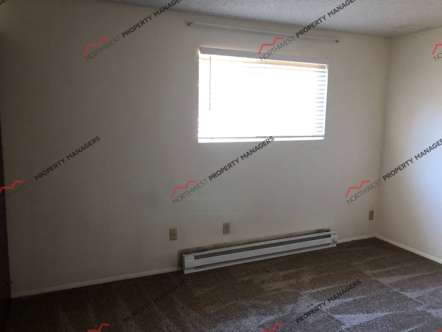 Olympia Apartment: 1400-1402 Josephine Ct. S.E.