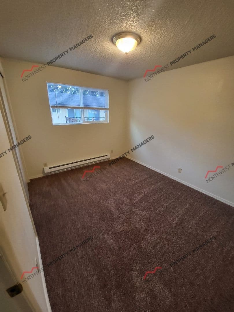 Centralia Apartment: 2227 Harrison Ave 1-36