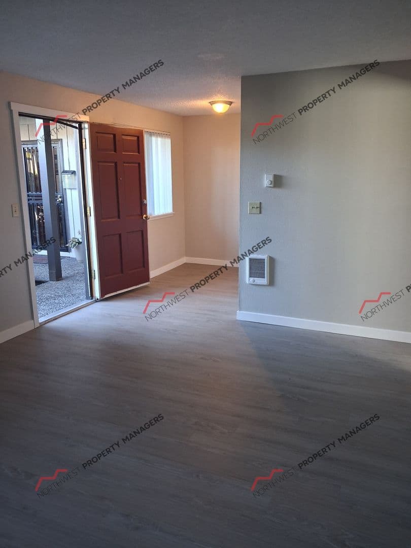 Tacoma Apartment: 120 136th Street S