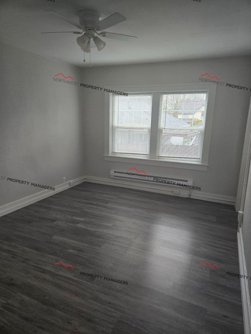 Centralia Apartment: 509 N Rock St.