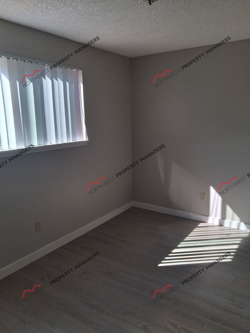 Tacoma Apartment: 120 136th Street S