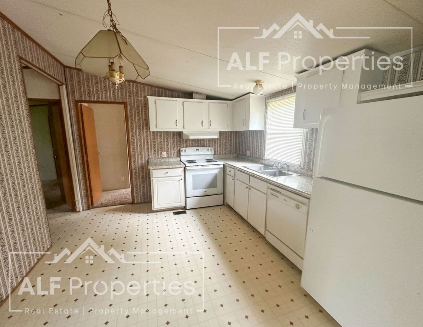 Henderson Apartment: 157 Autumn Lane