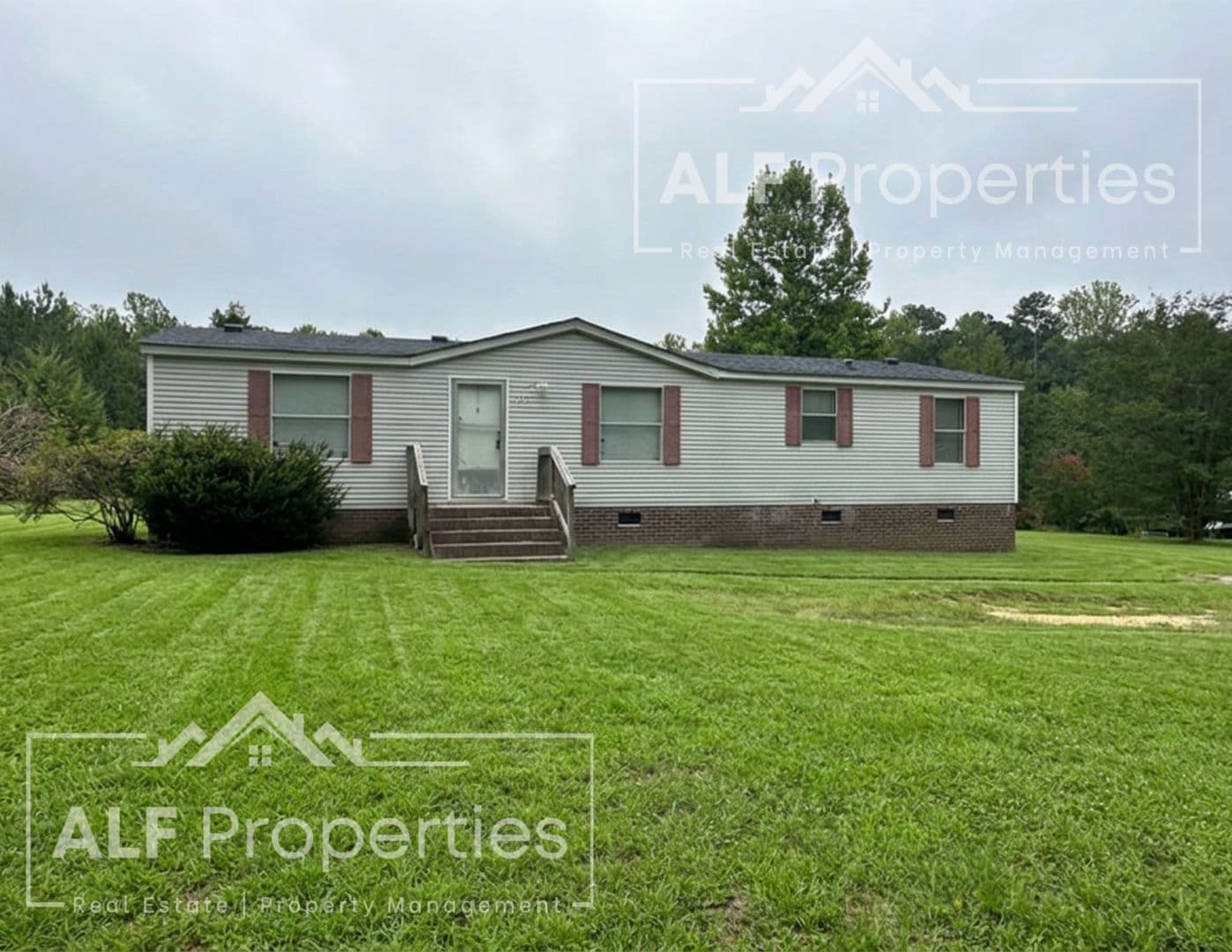 Henderson Apartment: 157 Autumn Lane