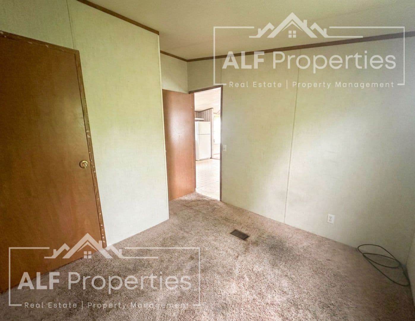 Henderson Apartment: 157 Autumn Lane