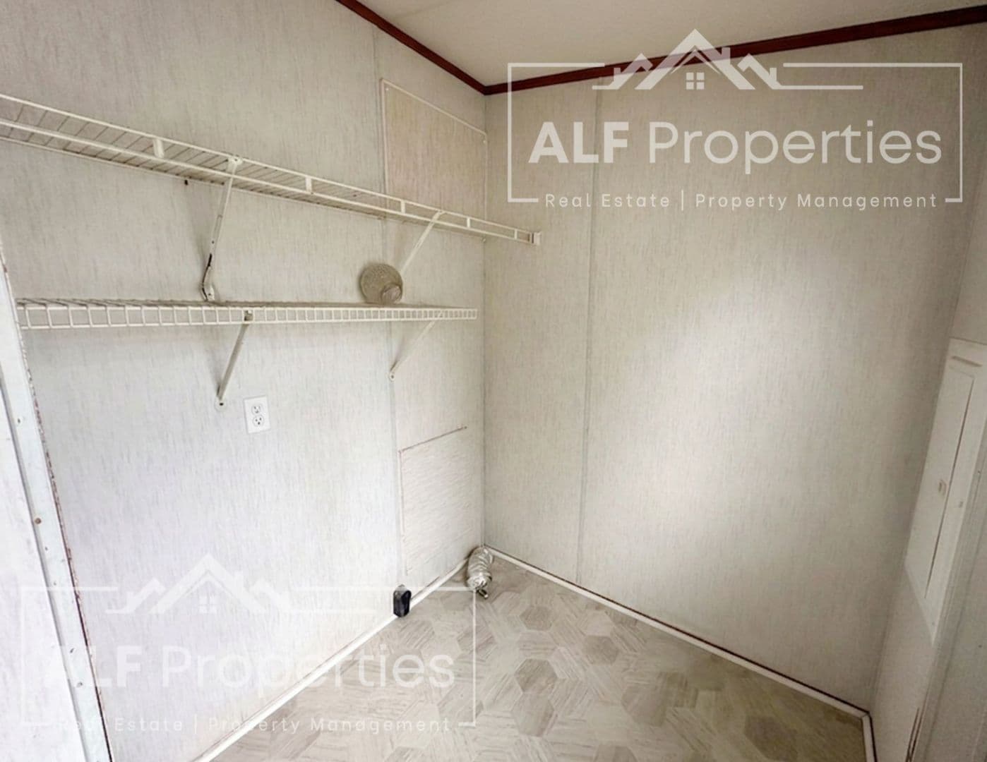 Henderson Apartment: 157 Autumn Lane