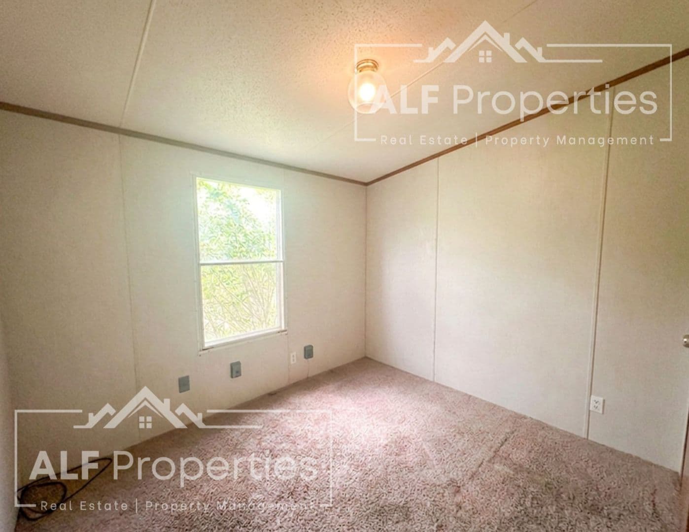 Henderson Apartment: 157 Autumn Lane