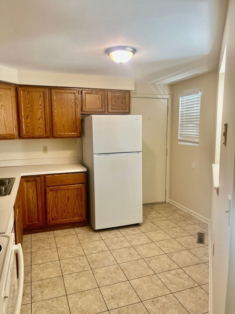 Baldwinsville House: 8474 Bubbling Springs Dr