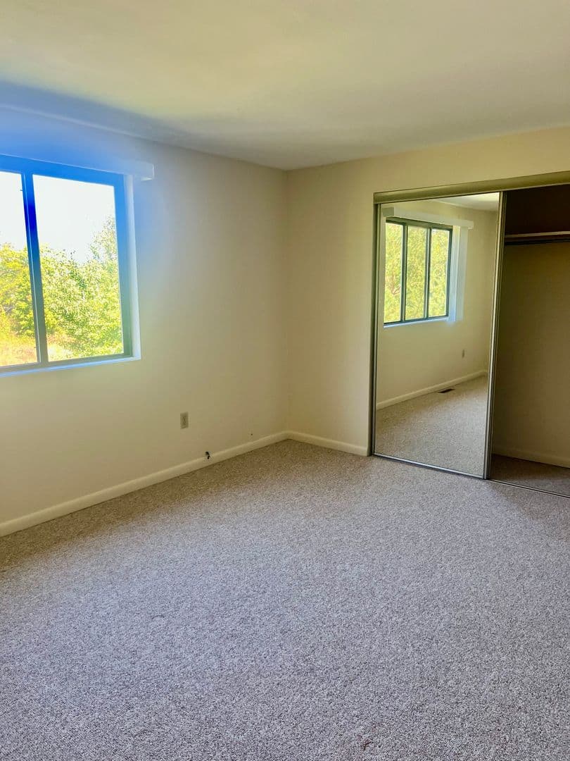 Baldwinsville House: 8474 Bubbling Springs Dr