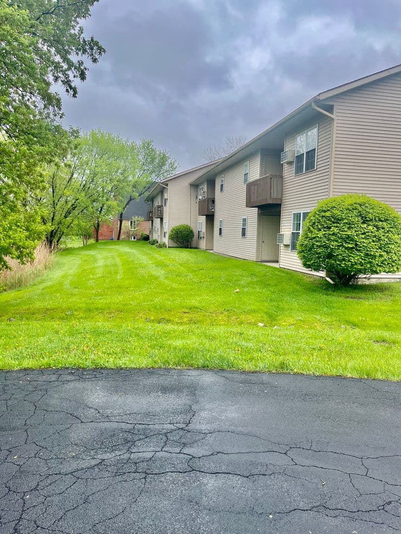 Baldwinsville Apartment: 116 Oswego Street