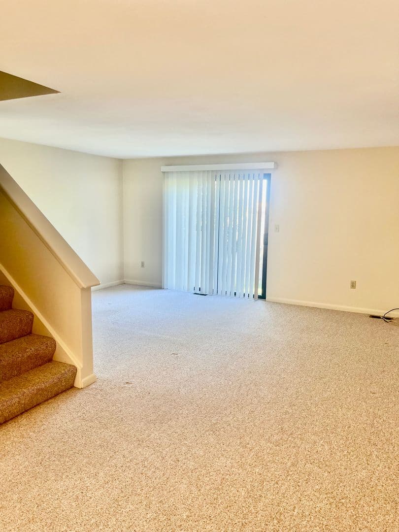 Baldwinsville House: 8474 Bubbling Springs Dr