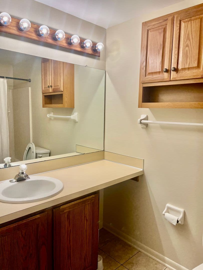 Baldwinsville House: 8474 Bubbling Springs Dr