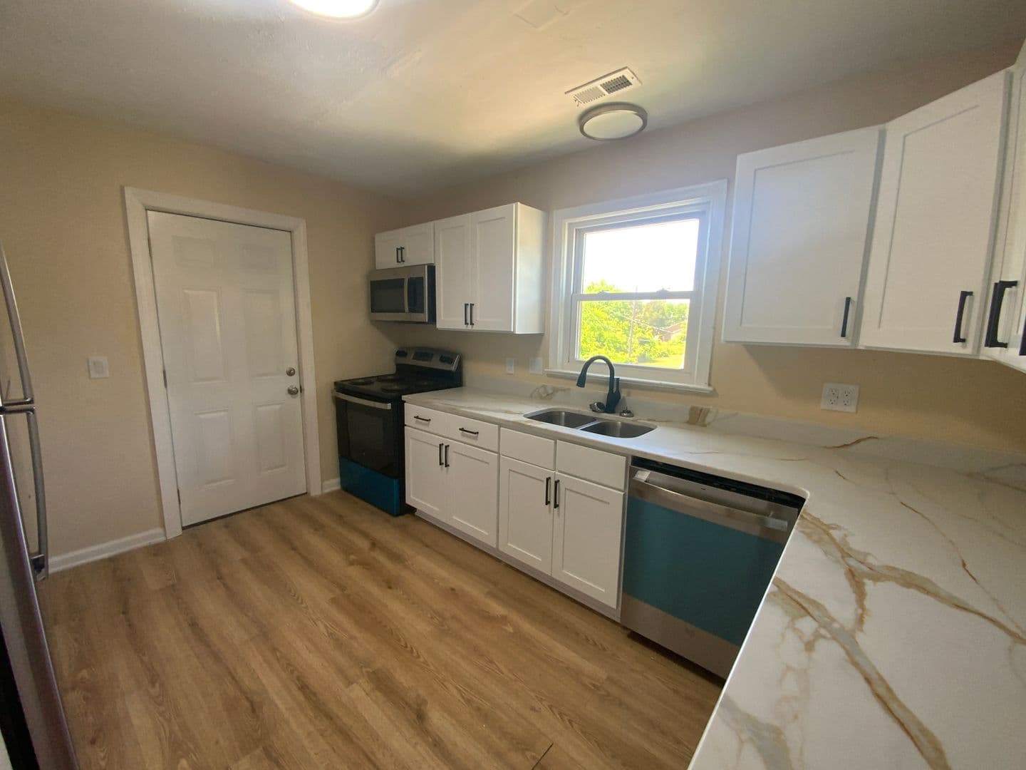 Newport News Apartment: 41 Ash Avenue