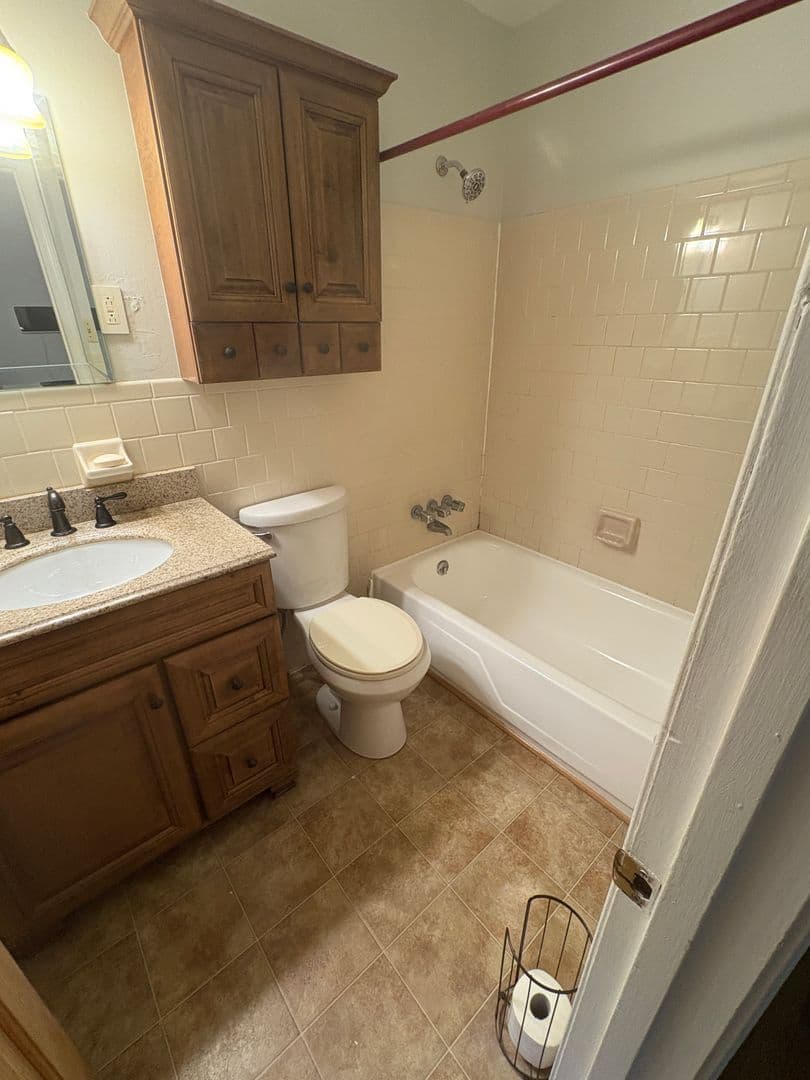 Hampton House: 113 Bowen Drive