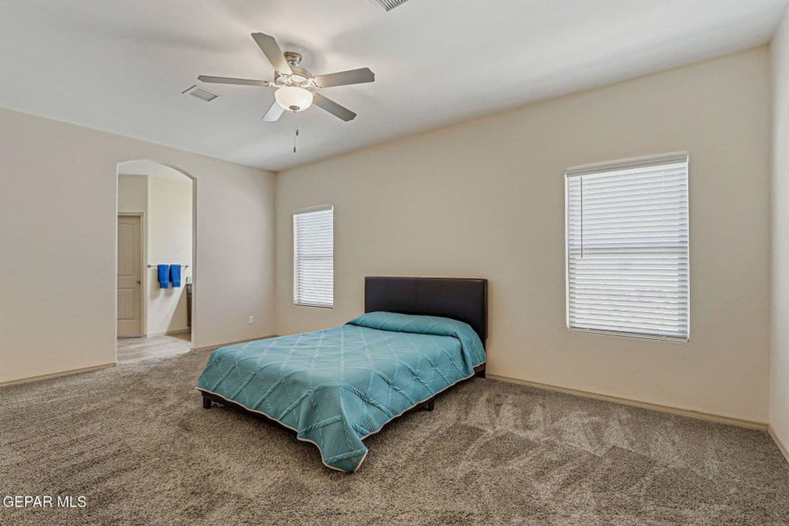 Horizon City House: 13981 Flora Vista Ave