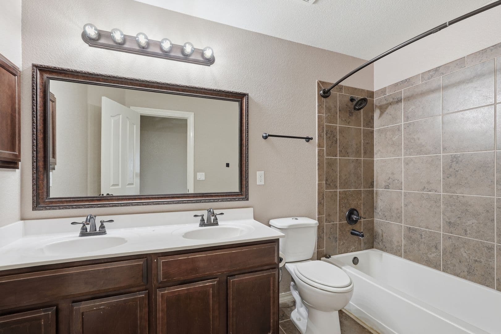 Horizon City House: 13255 Emerald Isle Street