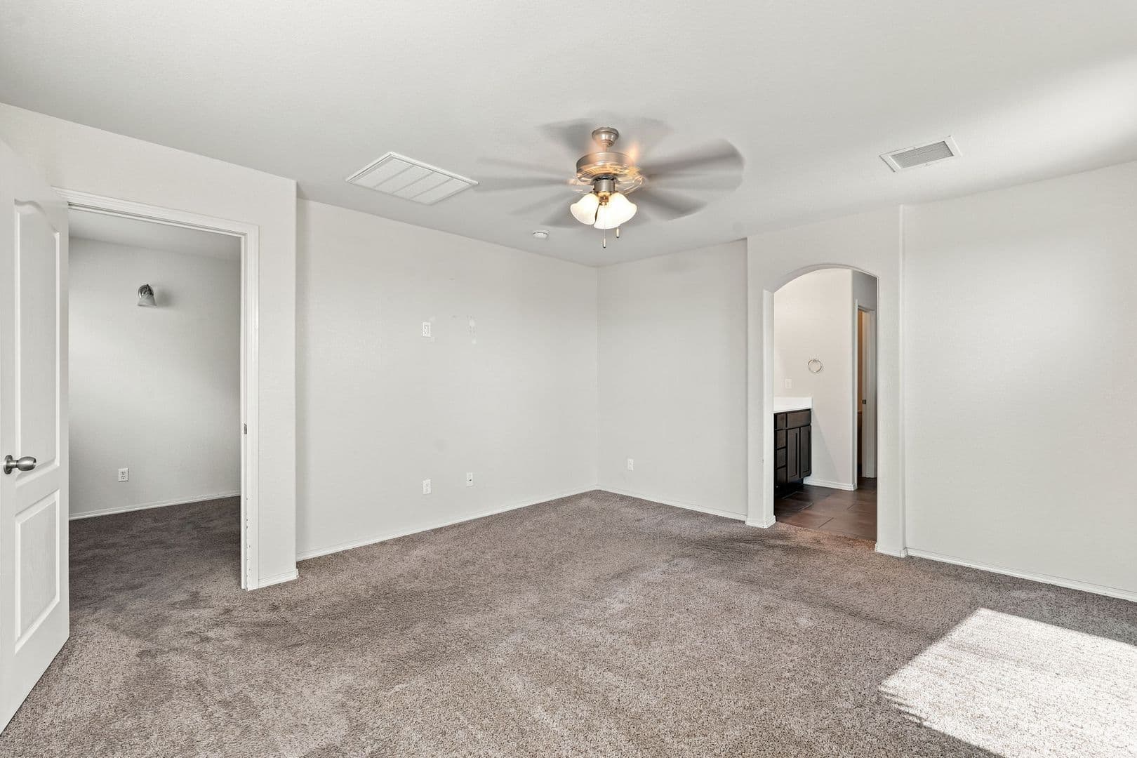 El Paso House: 14668 Oldenberg Ct