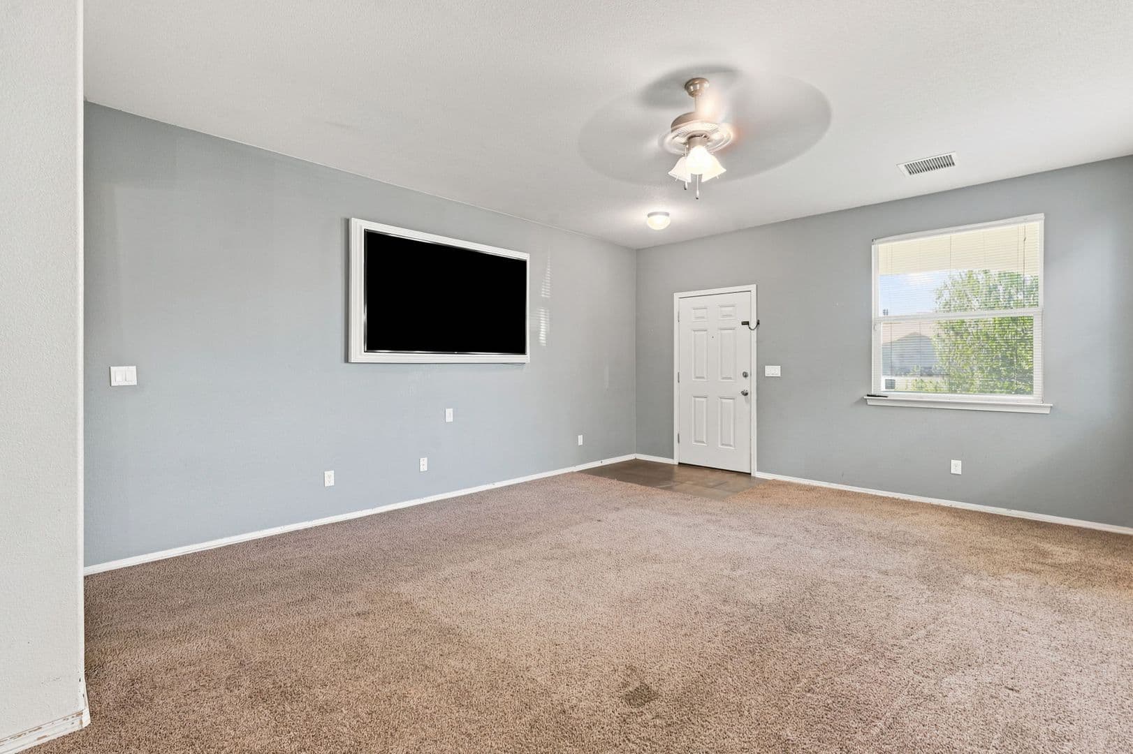 El Paso House: 14668 Oldenberg Ct