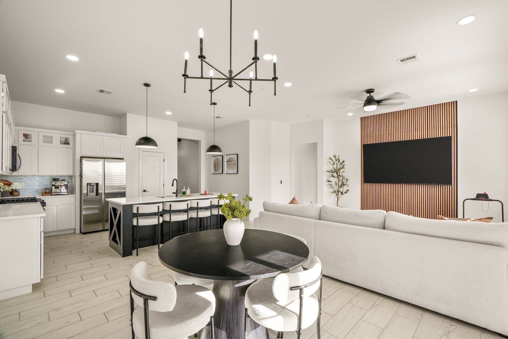 El Paso House: 3613 Pattern Pl