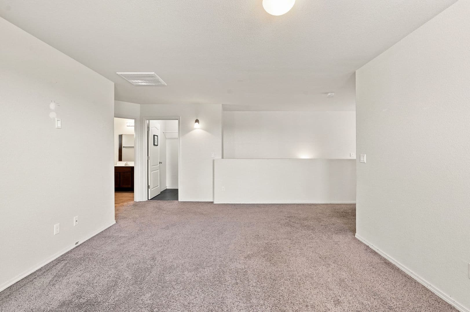 El Paso House: 14668 Oldenberg Ct