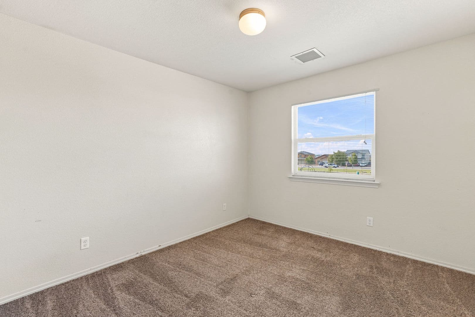 El Paso House: 14668 Oldenberg Ct