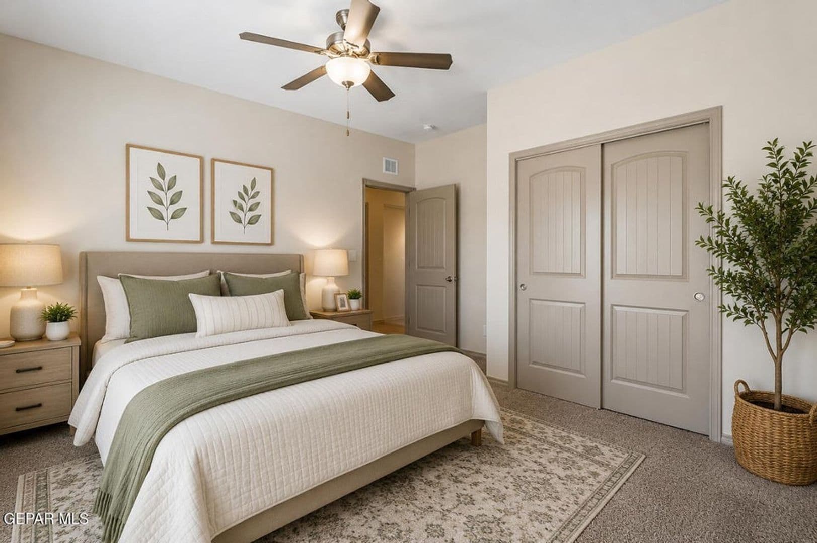 Horizon City House: 13981 Flora Vista Ave