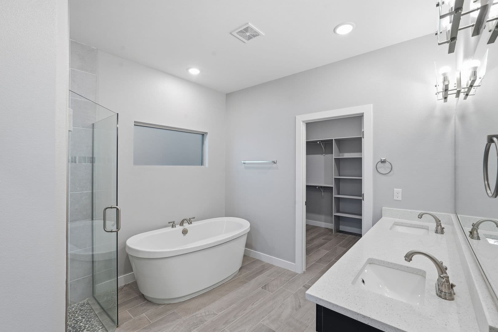 El Paso House: 14572 John McNeely