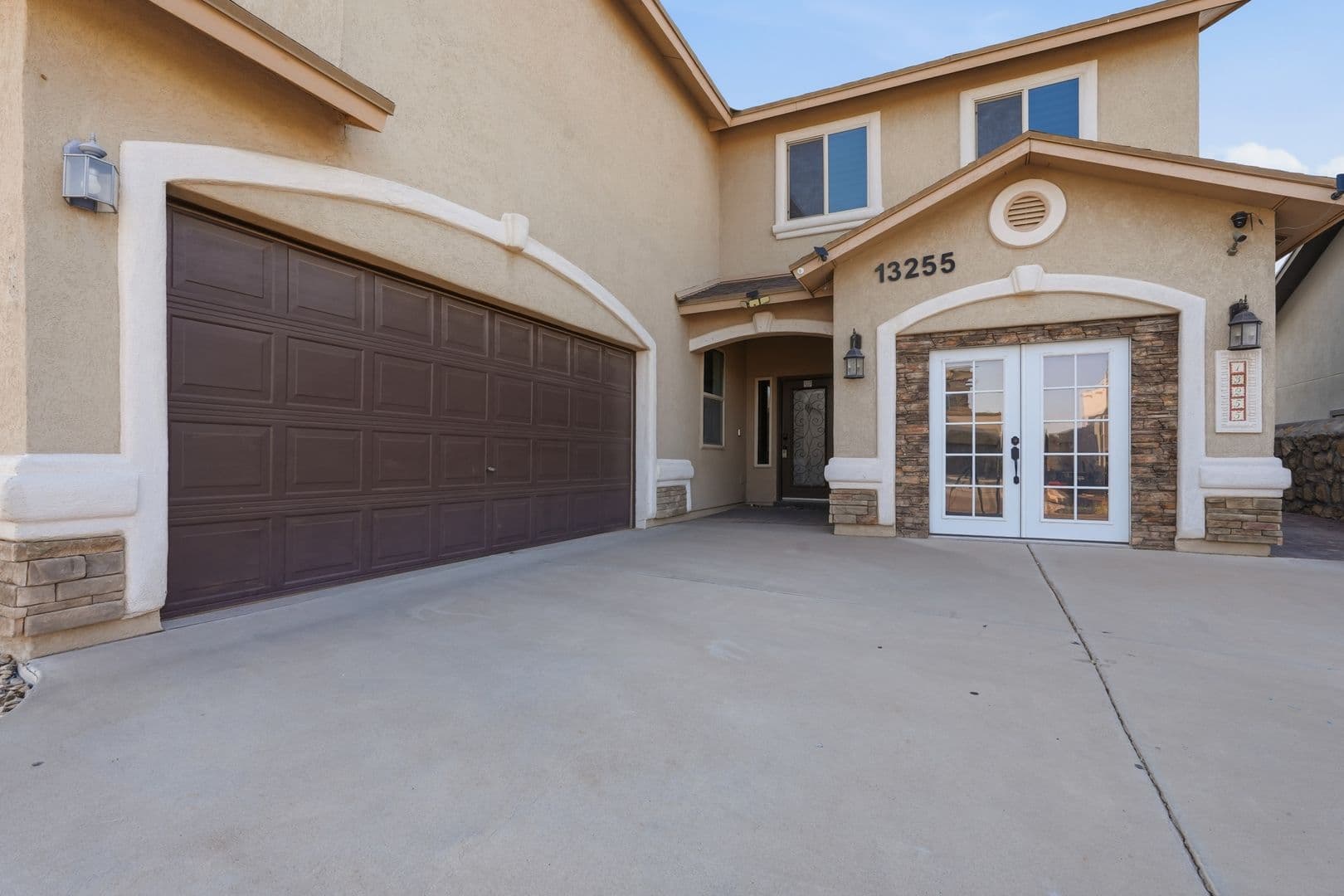 Horizon City House: 13255 Emerald Isle Street