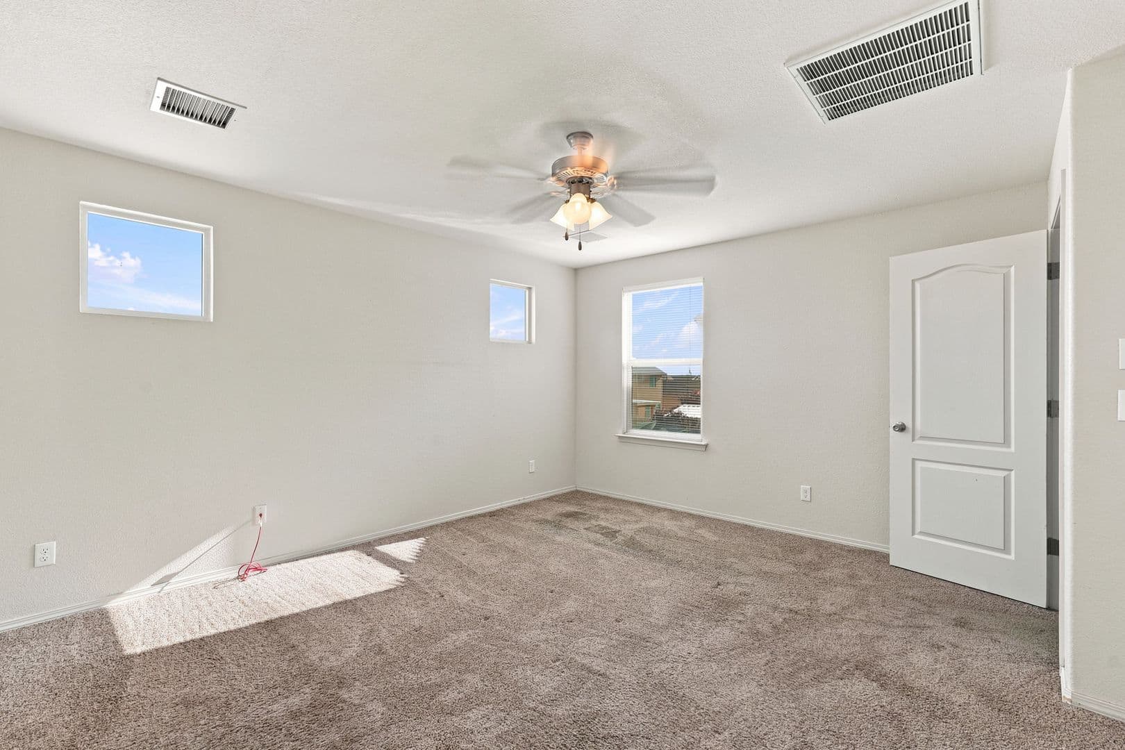 El Paso House: 14668 Oldenberg Ct